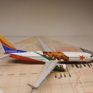 Southwest 737-8H4 N8653A R.jpg