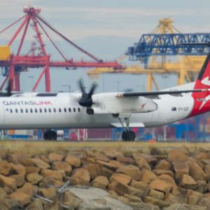 VH-QOF.JPG