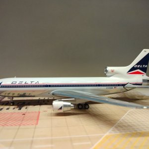 Delta L-1011-1 N725DA L.jpg