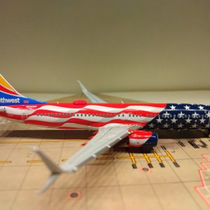 Southwest B737-8H4WL N500WR R.jpg