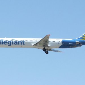 Allegiant MD-83 N865GA LAS_051706_N865GA_01.jpg