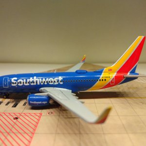 Southwest B737-7H4WL r  N708SW L.jpg