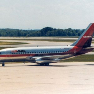 USAir 737-2B7 N310AU IND_19830529_01.jpg