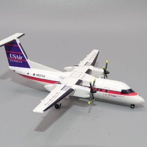 US_DHC-8_N937HA_12.JPG