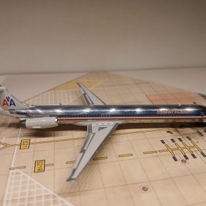 American MD-83 N236AA R.jpg