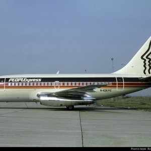 PeoplExpress 737-130 N408PE L.jpg