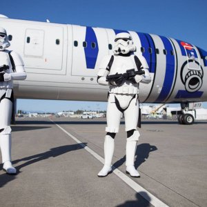 Star-Wars-Dreamliner-18.jpg