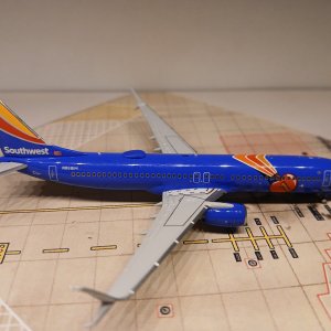 Southwest 737-8H4 N8681M R.jpg
