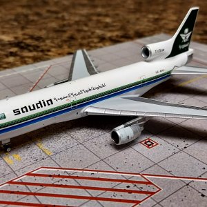 Saudia L1011.jpg