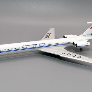 SU_IL62_CCCP-86675_01.JPG