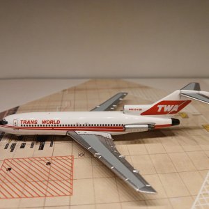 Trans World 727-031 1979 N889TW L.jpg