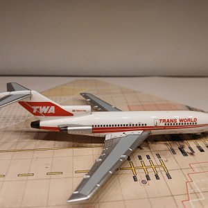 Trans World 727-031 1979 N889TW R.jpg