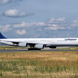 LuftA340-600 copy.jpg