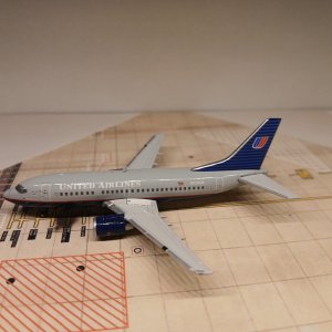 United 737-522 1993 N936UA L.jpg