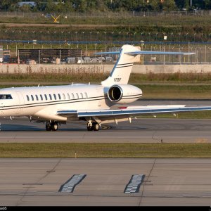 n729kf-kroenke-family-bombardier-global-7500-bd-700-2a12_PlanespottersNet_1834544_d0250f9977_o.jpg