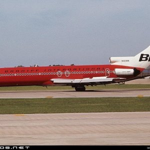 Braniff 727-200 1965 N401BN L.jpg