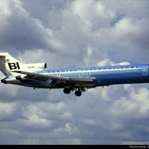 Braniff 727-200 1965 N403BN R.jpg