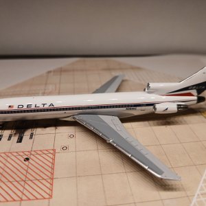 Delta 727-225A N8890Z L.jpg