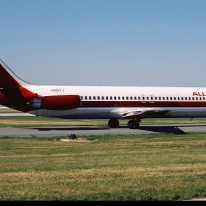Allegheny DC-9-51 1975 N921VJ R1.jpg