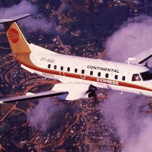 Dec_1989_Continental_Express_PTSKU_N33701_Embraer_EMB120_Brasilia.jpg