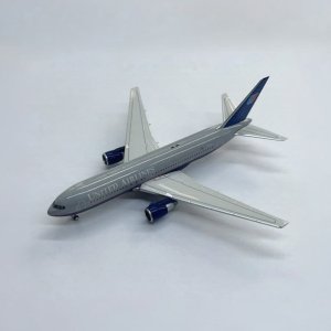 400020 United Airlines 767-200ER N609UA 05.jpg