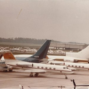 N727TA 1982.jpg