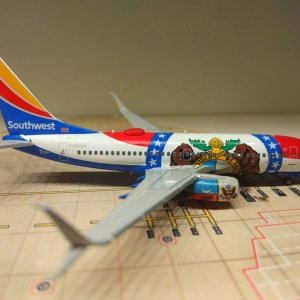 Southwest 737-7H4WL N280WN MO R.jpg