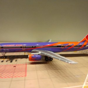 America West 757-200 1996 N907AW Suns L.jpg