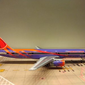 America West 757-200 1996 N907AW Suns R.jpg