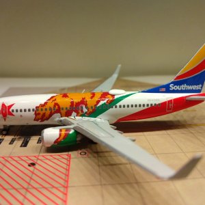 Southwest 737-7H4WL N943WN GJ L.jpg