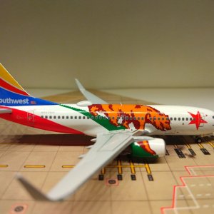 Southwest 737-7H4WL N943WN R.jpg