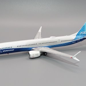BO_B737MAX10_02.JPG