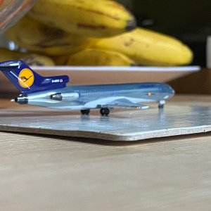 Aeroclassics LH B727-200 Chrome D-ABCI (4).jpg