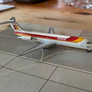 Aeroclassics Iberia (80s c_s) DC-9-32- EC-BIJ (2).jpg