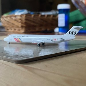 Aeroclassics SAS (80s c_s)- DC-9-41- SE-DAR (3).jpg