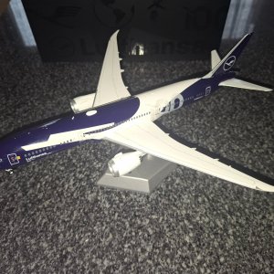 #419 Lufthansa B787-9 D-ABPA SQ Wings.jpg