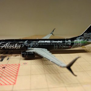 Alaska B737-890WL N538AS L.jpg