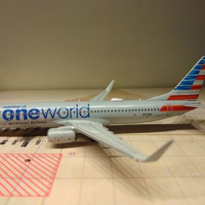 American B737-823WL 2013 N838NN L.jpg