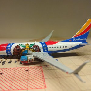 Southwest B737-7H4WL N280WN MO L.jpg