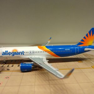 Allegiant A320-214WL N255NV L.jpg