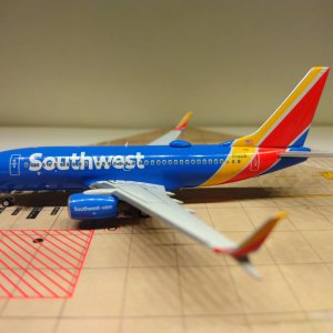 Southwest B737-7H4WL N7855A L.jpg