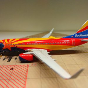 Southwest B737-7H4WL N955WN L.jpg