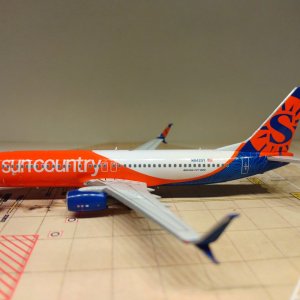 Sun Country 737-8K5WL N842SY L.jpg