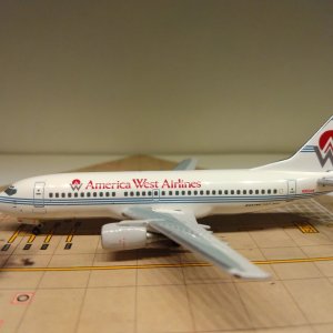 America West B737-300 N302AW L.jpg