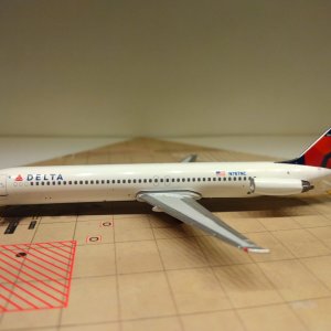 Delta DC-9-51 N787NC L.jpg