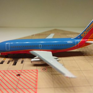 Southwest B737-2H4A N96SW L.jpg