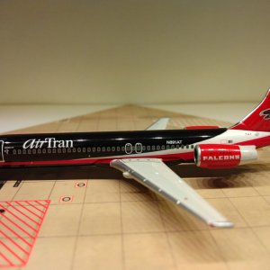AirTran B717-2BD N891AT L.jpg