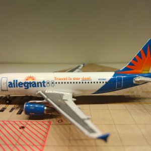 Allegiant A319-112 N301NV L.jpg