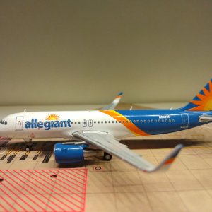 Allegiant A320-214WL N252NV L.jpg