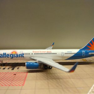 Allegiant B757-204WL N902NV L.jpg